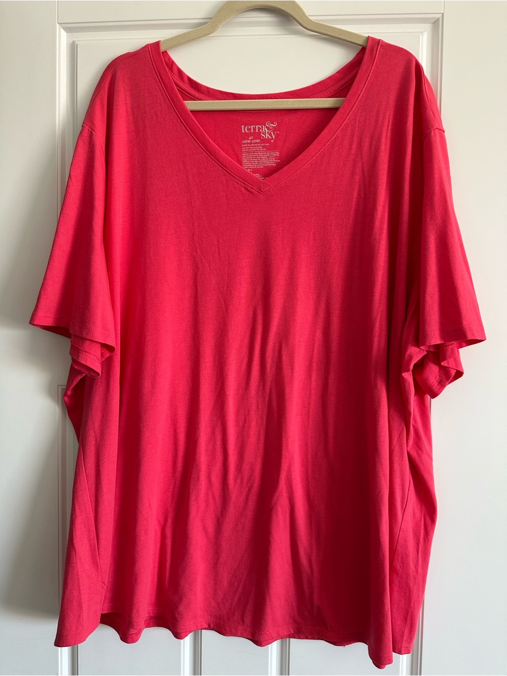 Women’s plus 4X Terra & Sky V-Neck Relaxed Tee